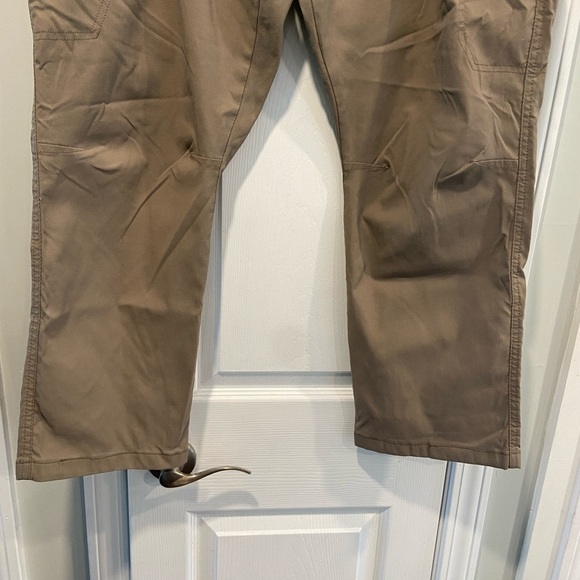 Wrangler Mens Size 32x30 Khaki Nylon Stretch Zip Up Cargo Hiking Outdoor Pants - Picture 4 of 8